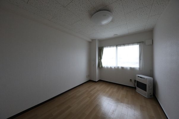 シンプルな洋室