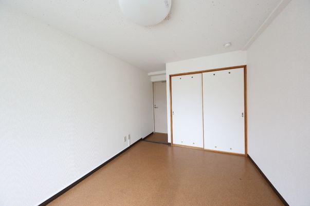 清潔な和室の居室