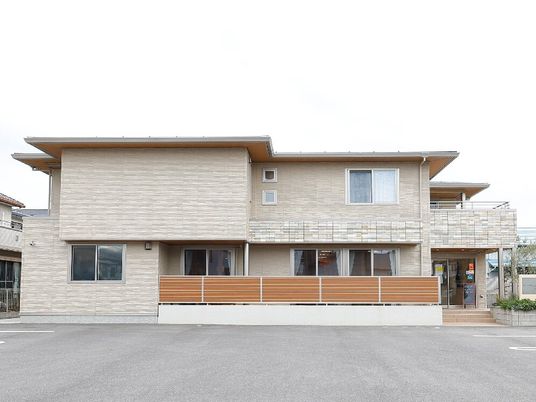 清潔感溢れる建物外観