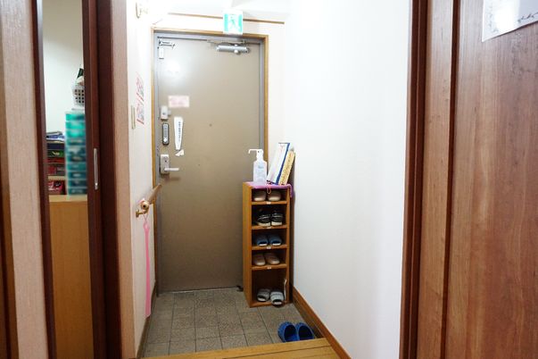 廊下にある入口