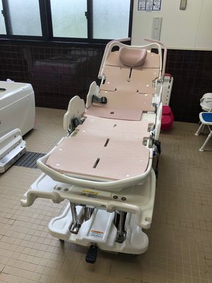 バリアフリー設計の浴室