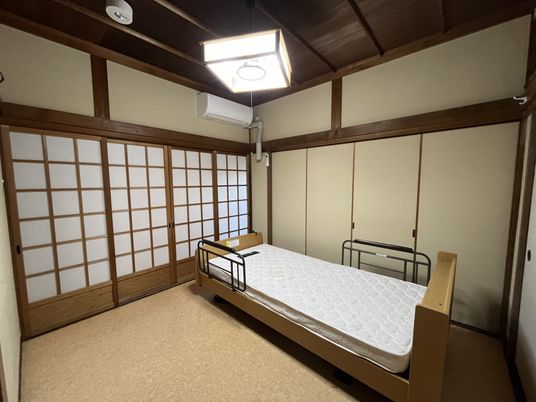 落ち着いた和室