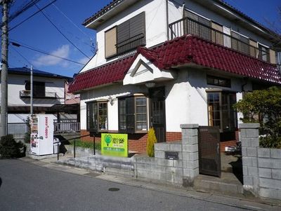 温かい外観の一角
