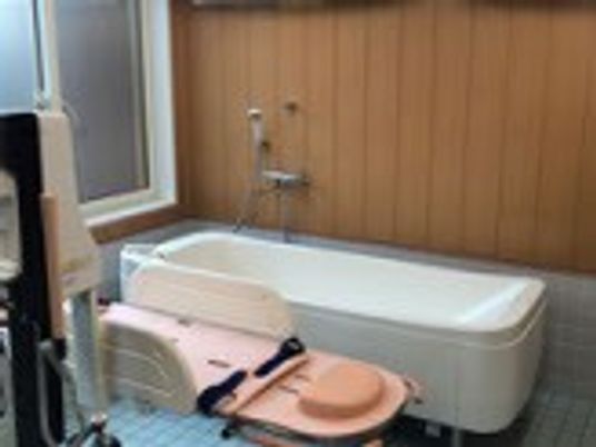 設備の整った浴室