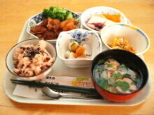 彩り豊かな食事提供