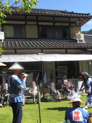 中庭での催し風景