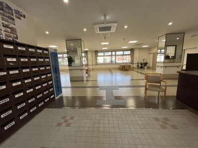 落ち着いた雰囲気のエントランス