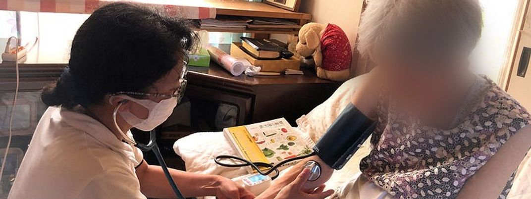 健康チェックを受ける居室