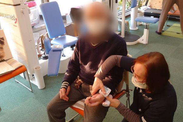 健康チェックの場面  