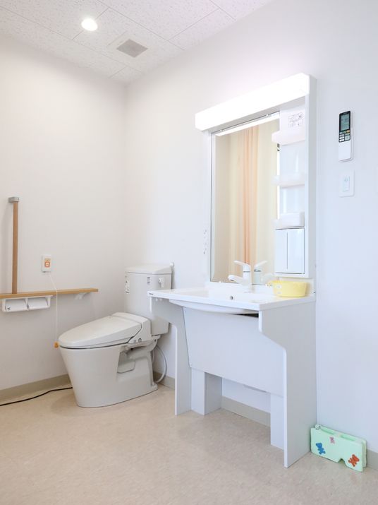 バリアフリーなトイレ設備