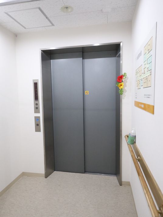 居室の清潔なエレベーター