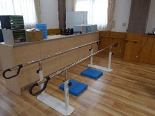 明るい床の部屋