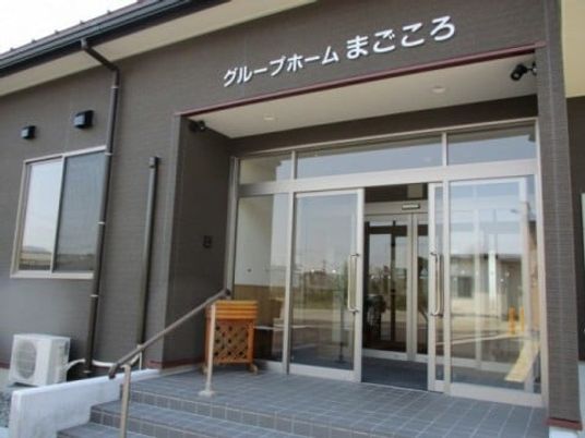 広々とした明るいエントランス