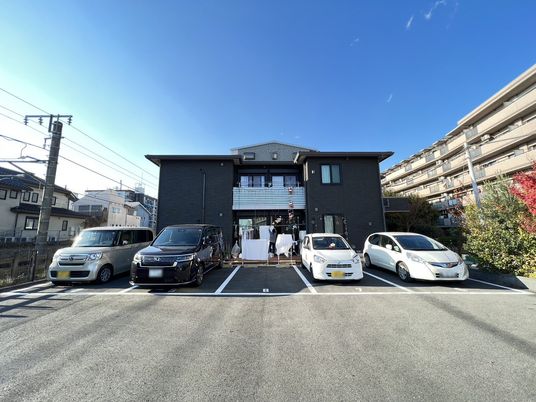 スタッフ募集中の外観