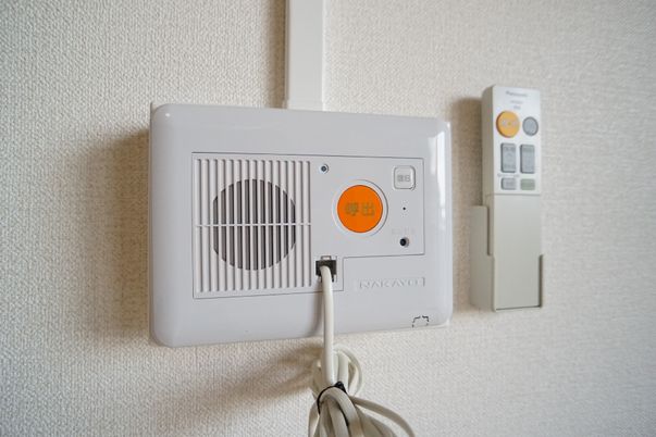 非常コール装置壁面設置