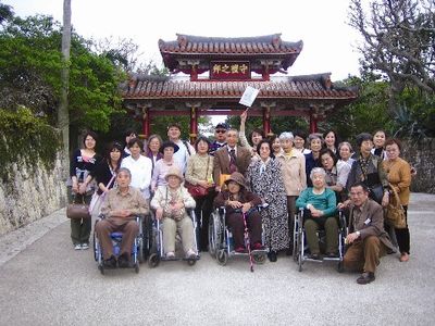 笑顔の集合場面