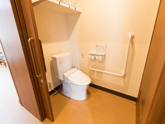 バリアフリー設計のトイレ