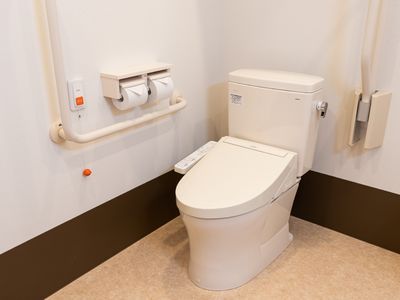 バリアフリー設計のトイレ