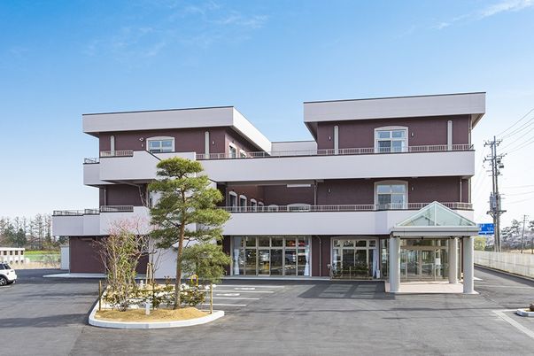 温かみのある建物の外観