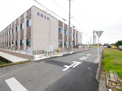 多機能の建物外観