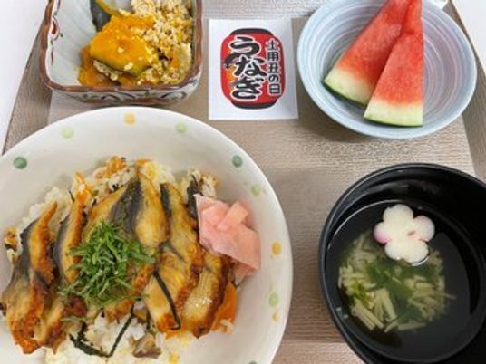 彩り豊かな食事セット