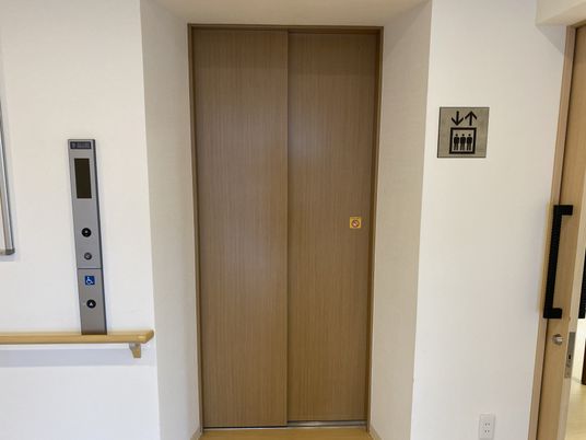 ゆったりとしたエレベーター