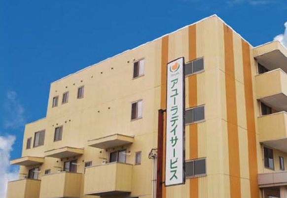 爽やかな外観の建物