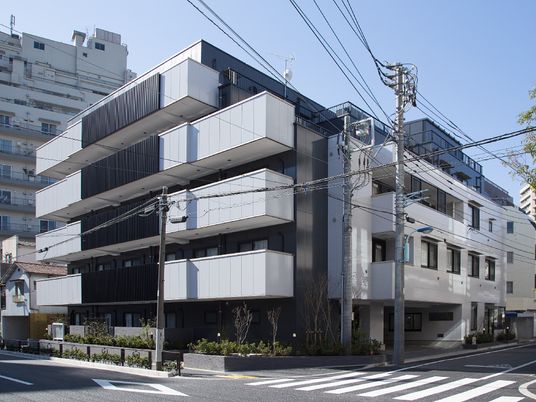 モダンな建物の外観