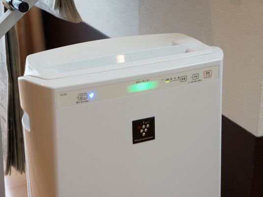 清浄機が稼働中の室内