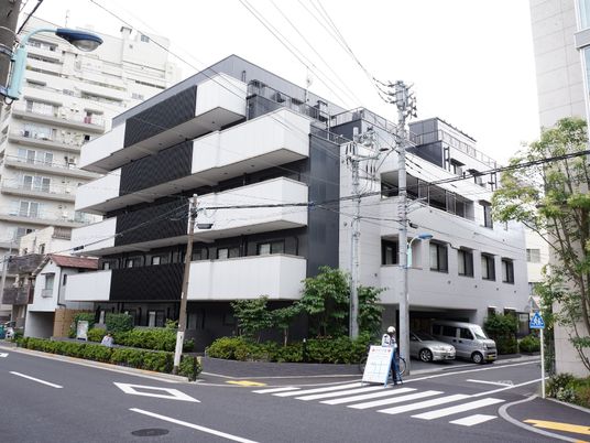 モダンな建物の外観