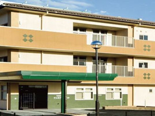 3階建ての建物外観