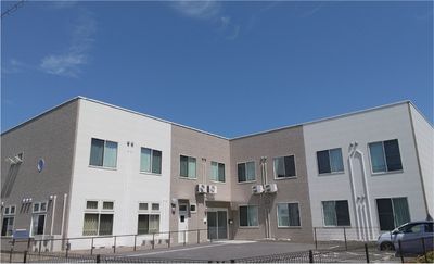 広々とした外観
