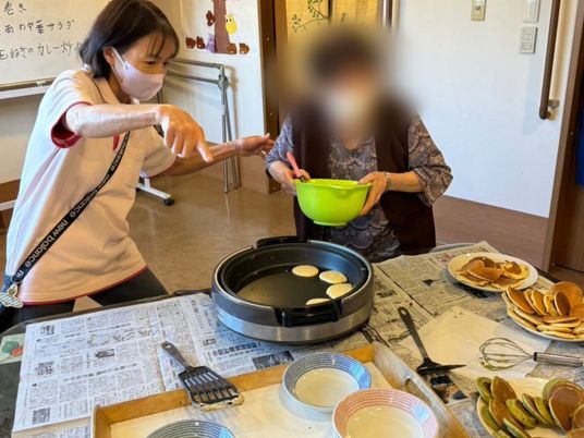 調理を楽しむ室内