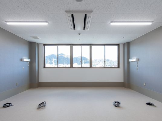 清潔な多目的室内観