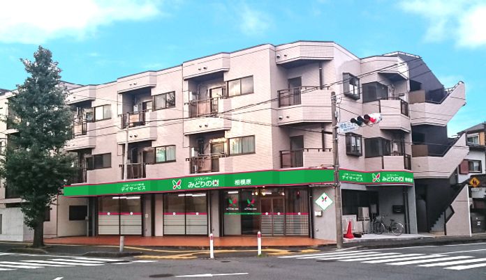 3階建ての外観