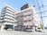 複数階建ての建物外観
