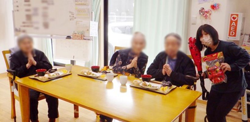 食事を楽しむ様子