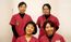 笑顔のスタッフ4名立像