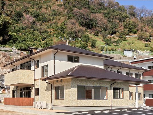 新築そうな建物外観