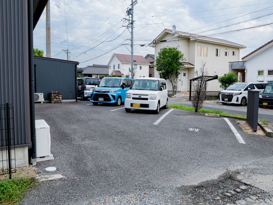 きれいな外観のエントランス
