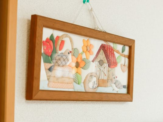 手作り感ある壁掛け装飾