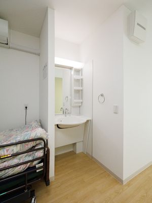 シンプルな居室の角度