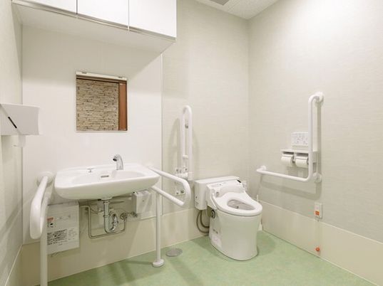 バリアフリーのトイレ設備