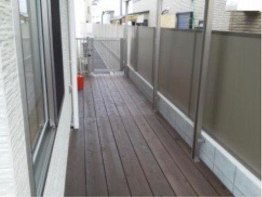 広々とした清潔な廊下