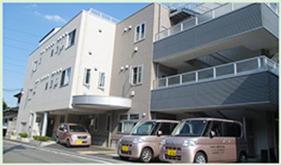 3階建ての建物外観