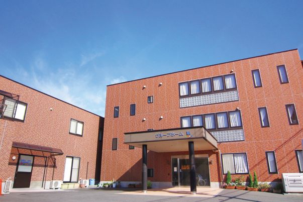 レンガ造りの建物外観