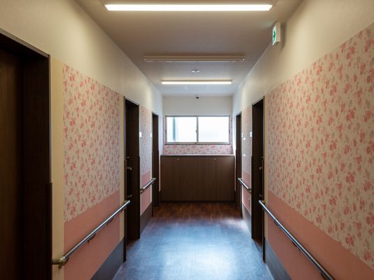 手すり付きの廊下