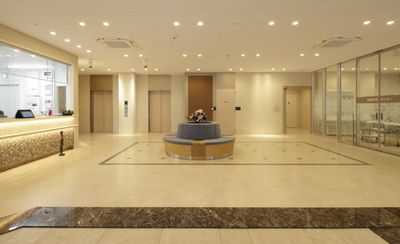 落ち着いた雰囲気のロビー