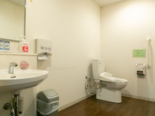 手すり付きトイレ設備