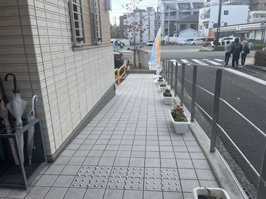 整った施設エントランス